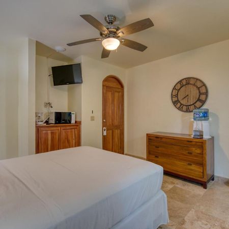 Caribe Tesoro Hotel West Bay Bagian luar foto