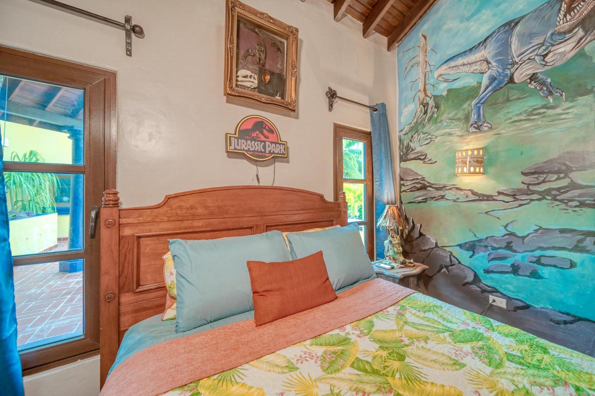 Caribe Tesoro Hotel West Bay Bagian luar foto