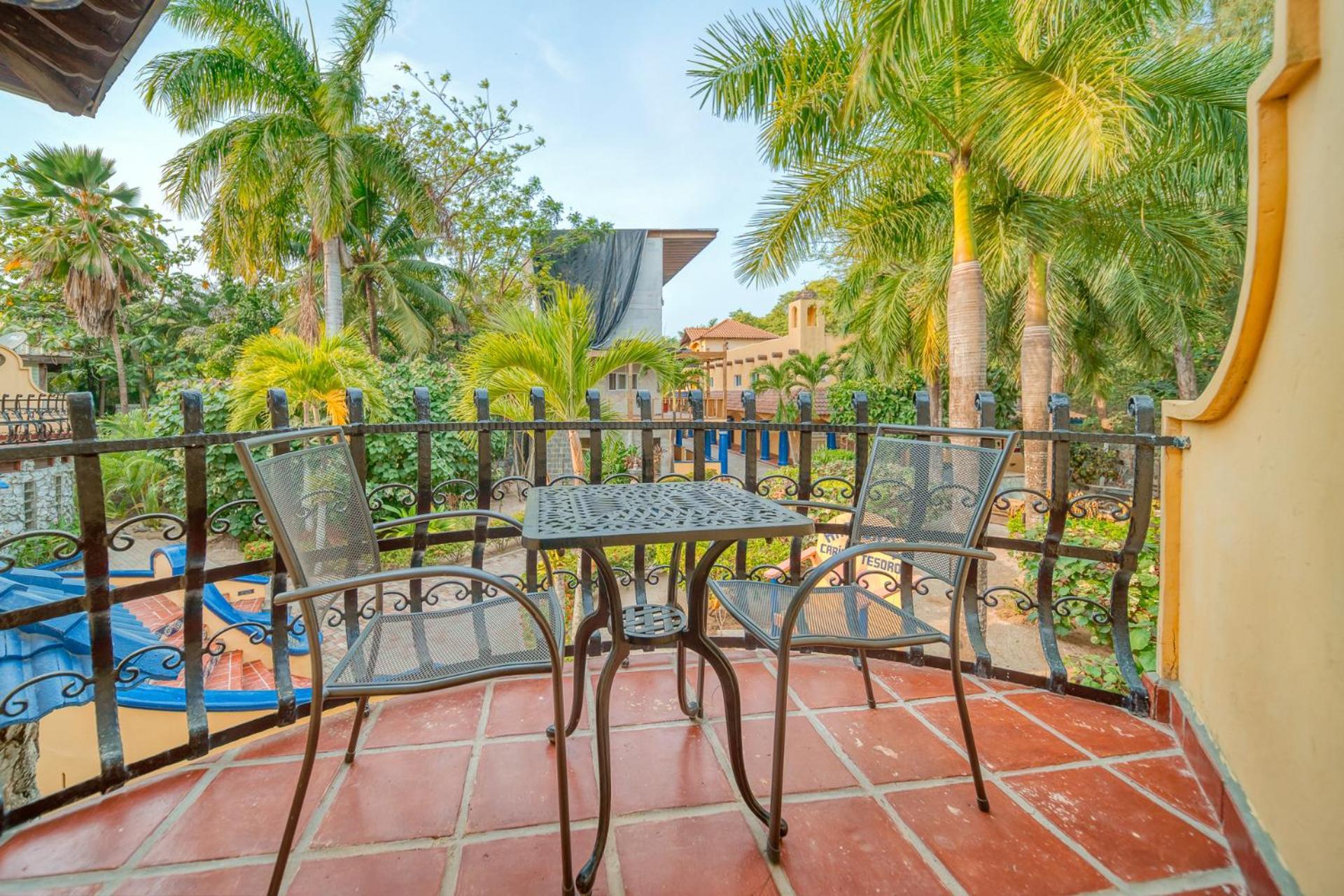 Caribe Tesoro Hotel West Bay Bagian luar foto