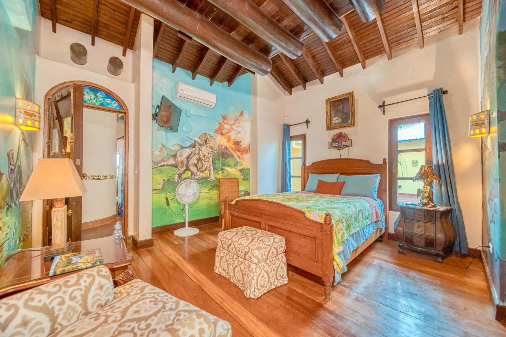 Caribe Tesoro Hotel West Bay Bagian luar foto