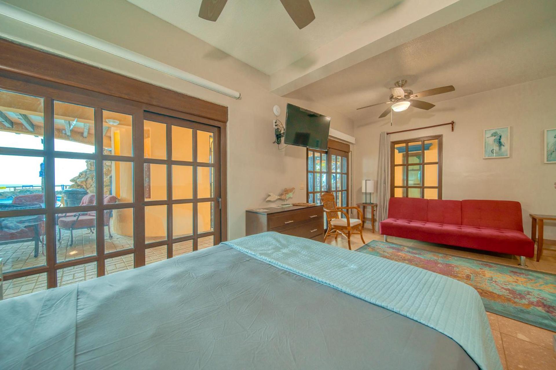 Caribe Tesoro Hotel West Bay Bagian luar foto