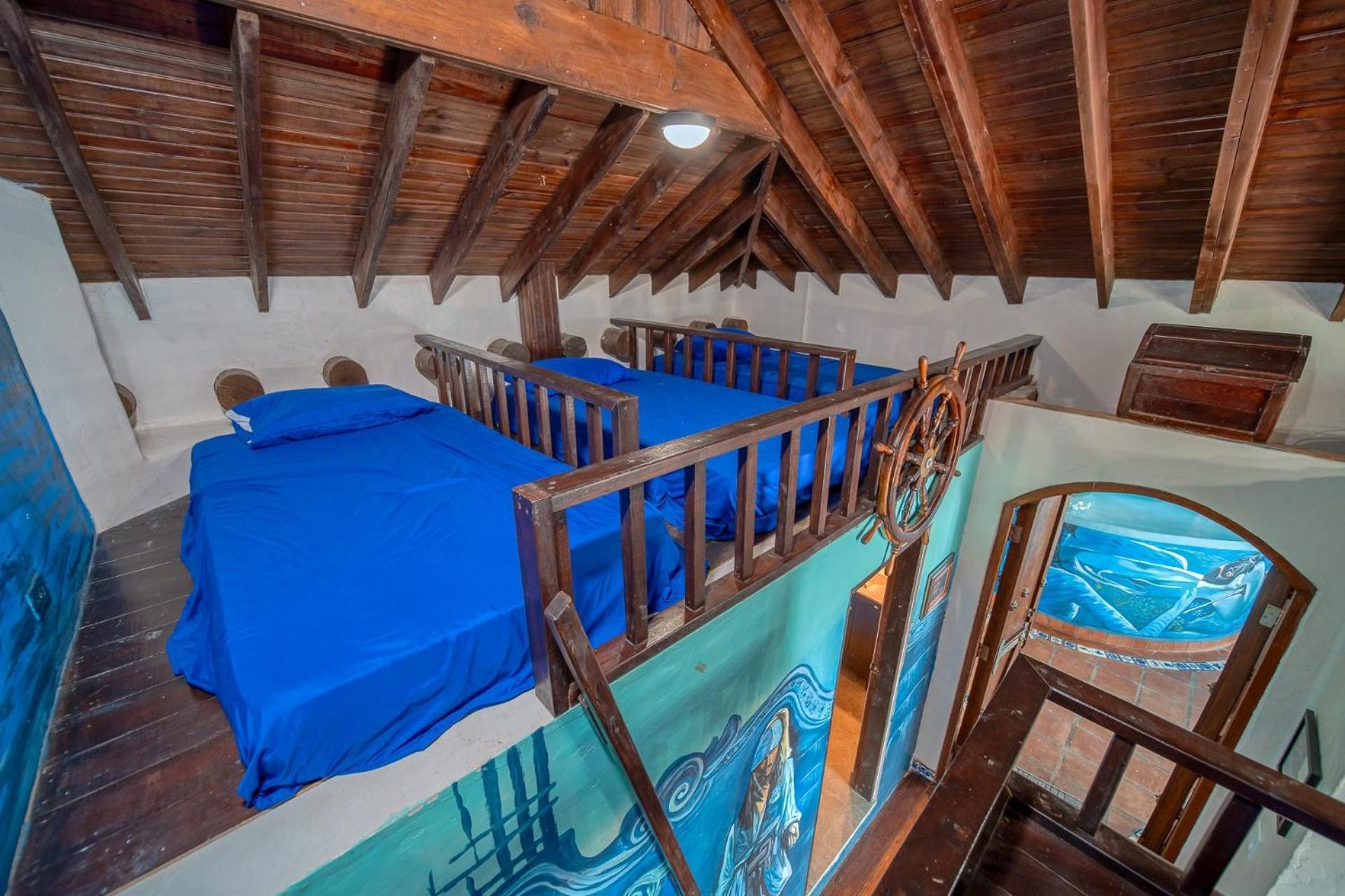 Caribe Tesoro Hotel West Bay Bagian luar foto